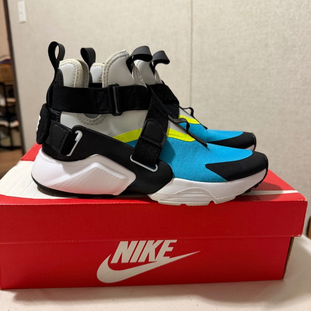 Nike huarache city
